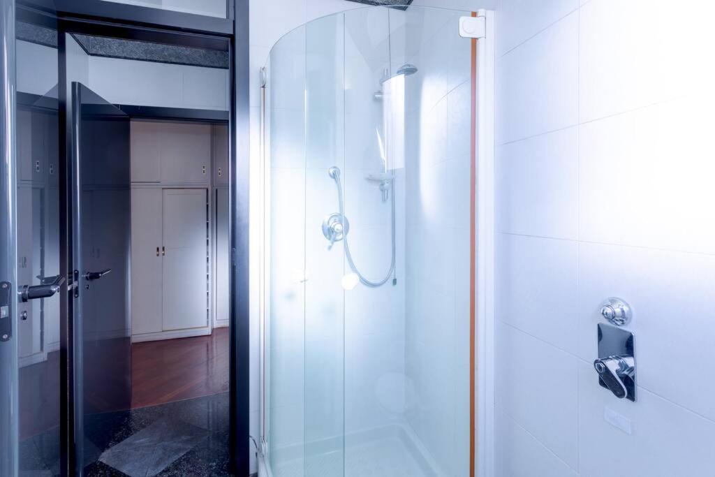 Апартаменти Duomo 10 Min Luxury • Terrazzo • Wi-Fi • Netflix Мілан Екстер'єр фото
