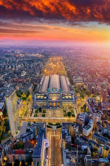 Апартаменти Duomo 10 Min Luxury • Terrazzo • Wi-Fi • Netflix Мілан Екстер'єр фото